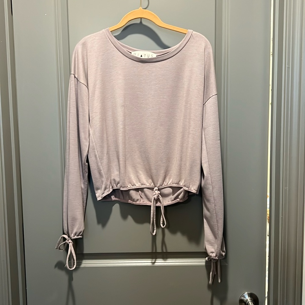 Cropped long sleeve shirt